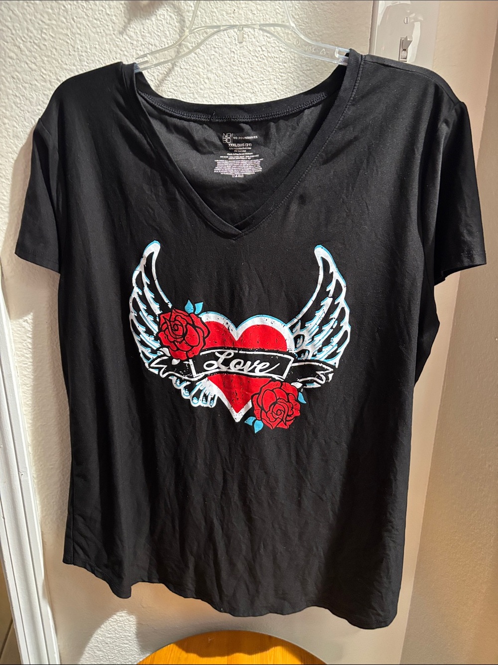 No Boundaries Black Love Heart with Wings Tee XXXL